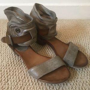 Women’s Miz Mooz Metalic Flats